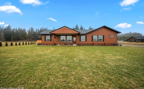 House in Moyie Springs, Idaho, United States 1