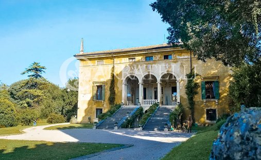 Villa in Center, Verona, Veneto 1