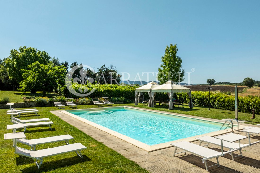 Villa in Castiglione del Lago, Umbria, Italy 4 - 14428953