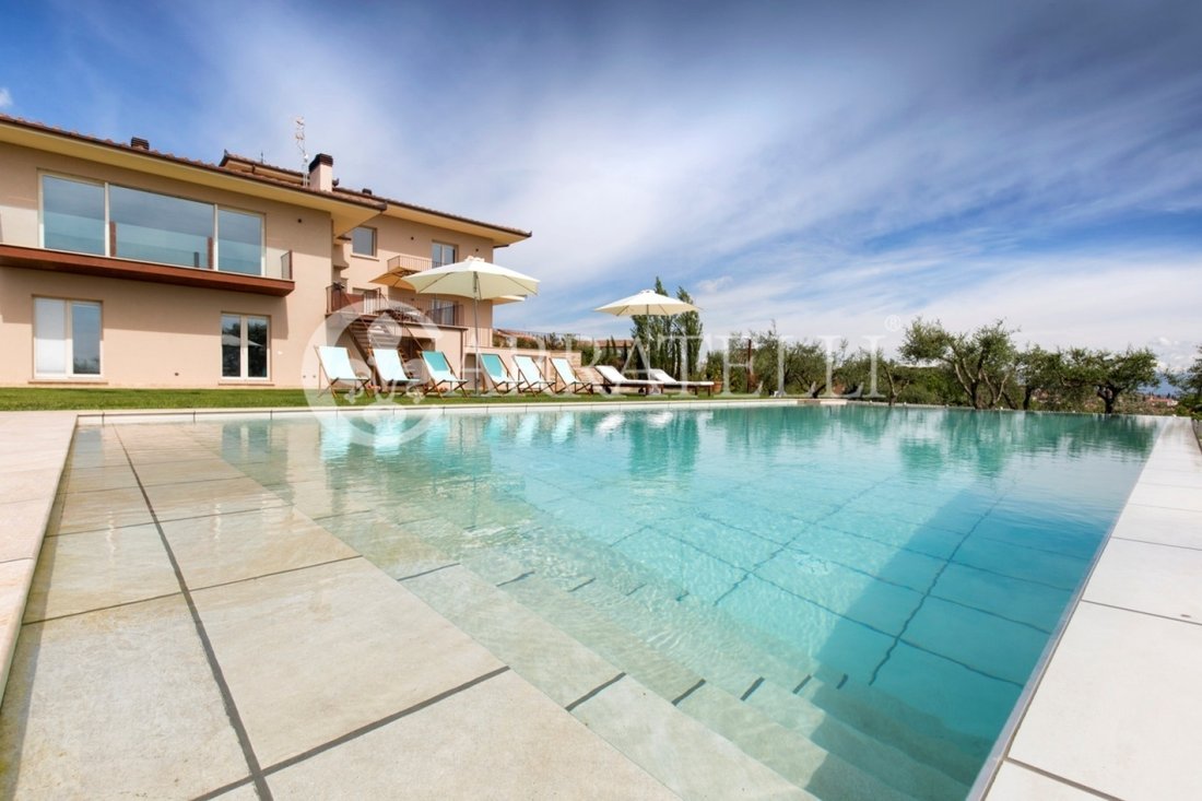 Villa in Foiano della Chiana, Tuscany, Italy 3 - 11948736