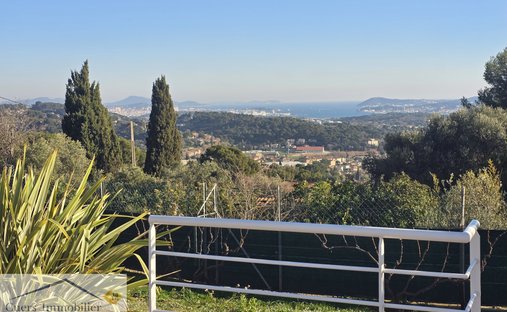 Villa à Nord Est, Ollioules, France 1