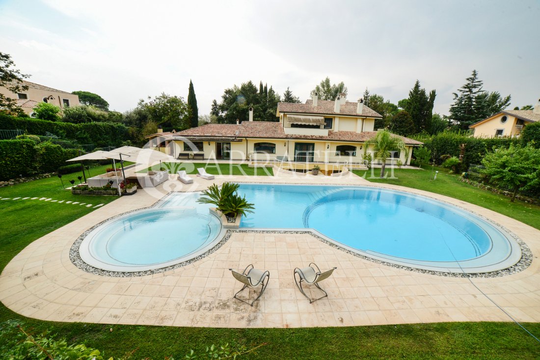 Villa in Giustiniana - La Storta - Olgiata, Rome, Lazio 2 - 11126221