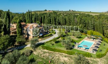 Maisons de campagne à Asciano, Toscane, Italie 2