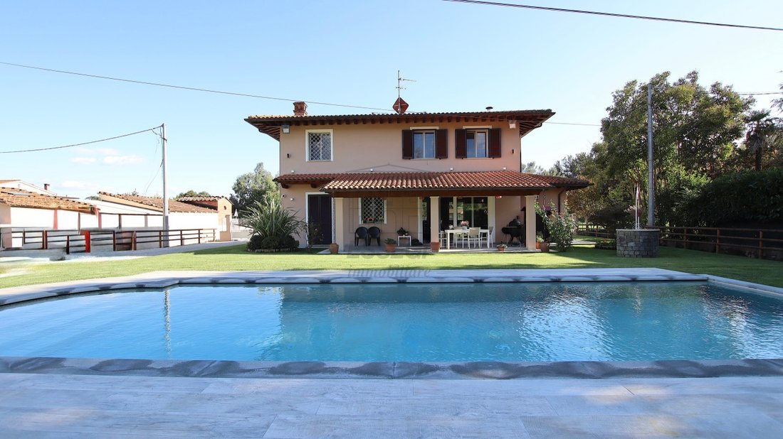 Villa in Compitese, Capannori, Tuscany 3 - 16471412