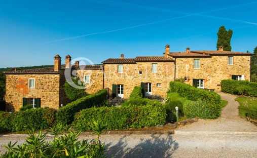 Country House in Sinalunga, Tuscany, Italy 1