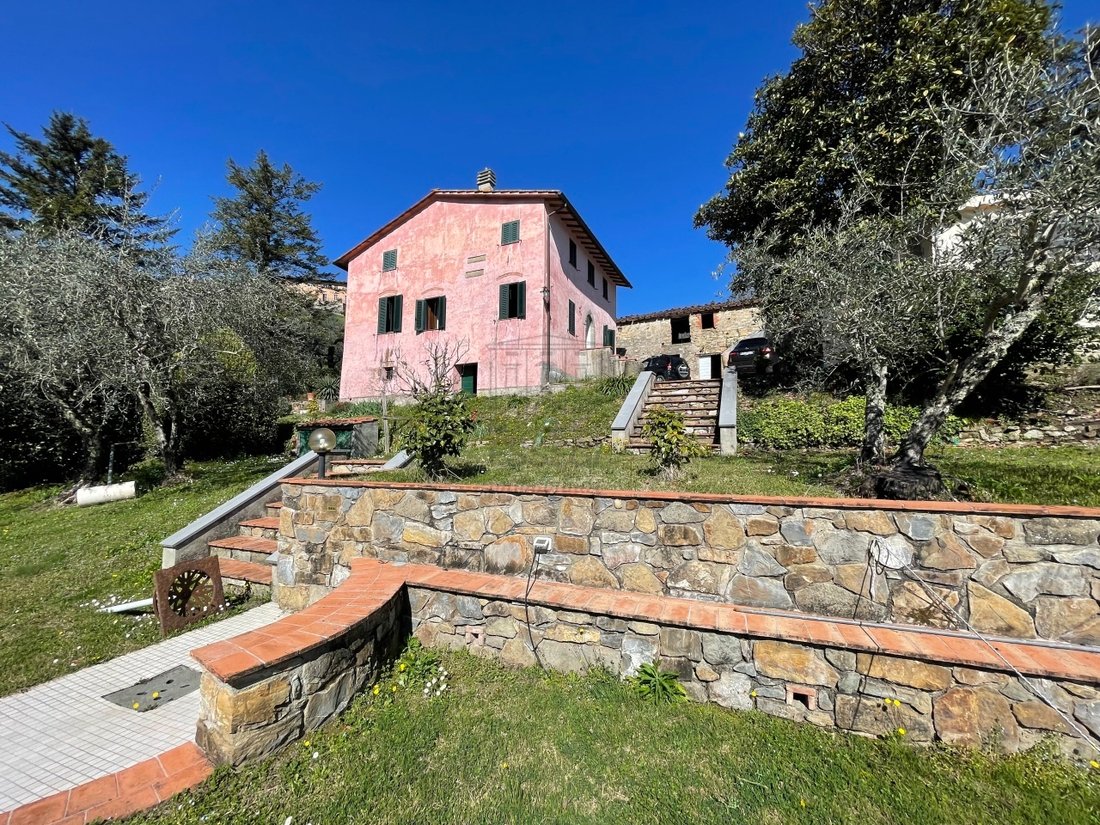 Country House in Pieve di Brancoli, Lucca, Tuscany 1 - 13562080