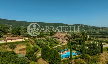 Casa di campagna a Tuoro sul Trasimeno, Umbria, Italia 2