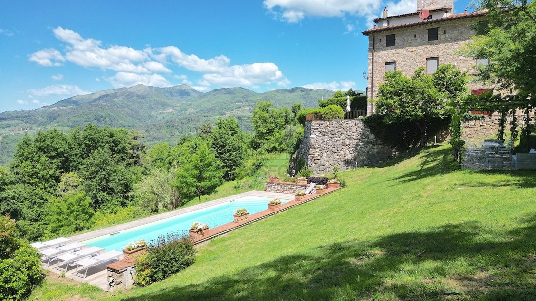 Country House in Area Monte San Quirico - Sant'Alessio, Lucca, Tuscany 2 - 15285649