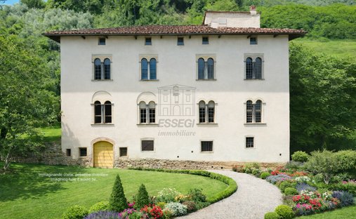 Villa in Pescaglia, Tuscany, Italy 1