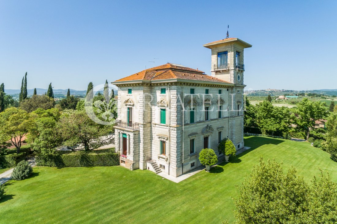 Villa in Foiano della Chiana, Tuscany, Italy 1 - 12021426