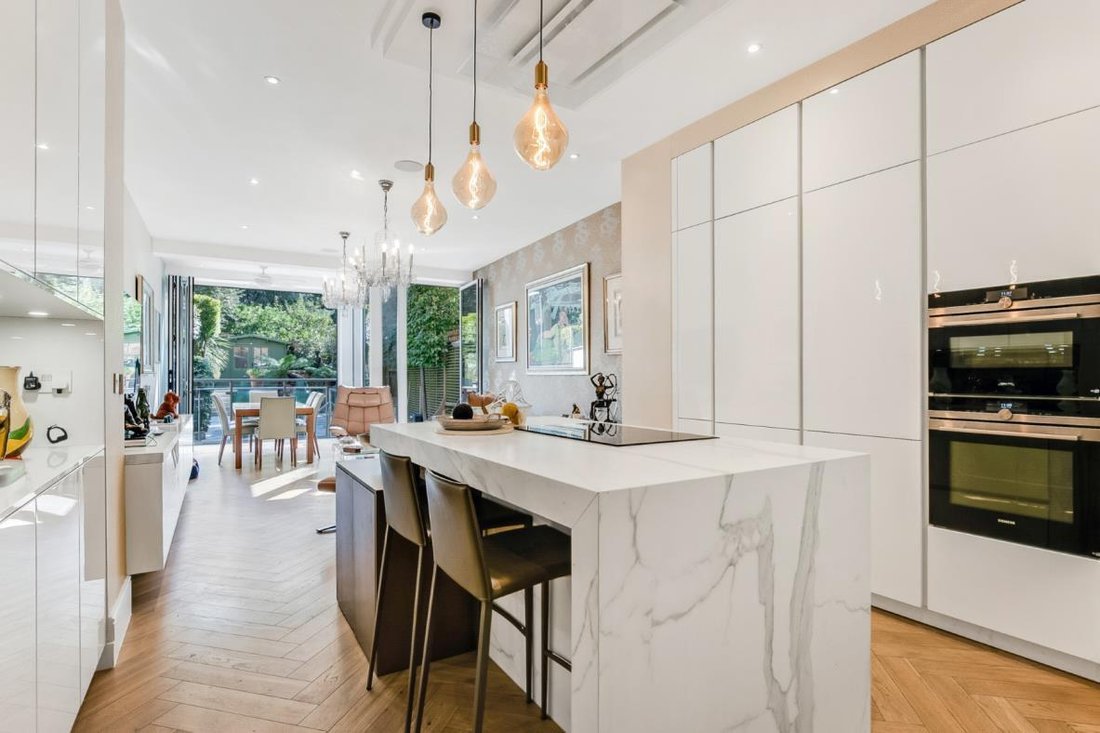 Apartment in West Hampstead, Camden, England 2 - 17099108