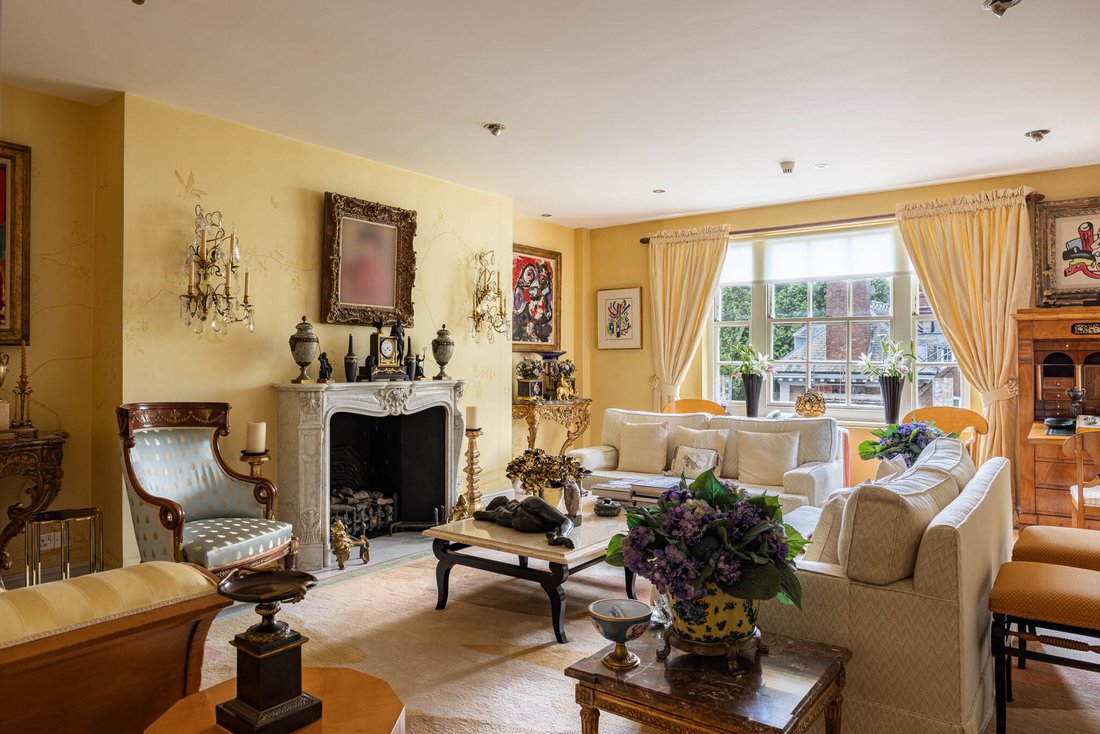 Apartment in Campden Hill, Kensington And Chelsea, England 2 - 17099127