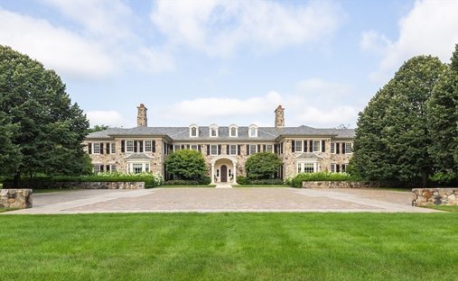 House in Weston, Massachusetts, United States 1