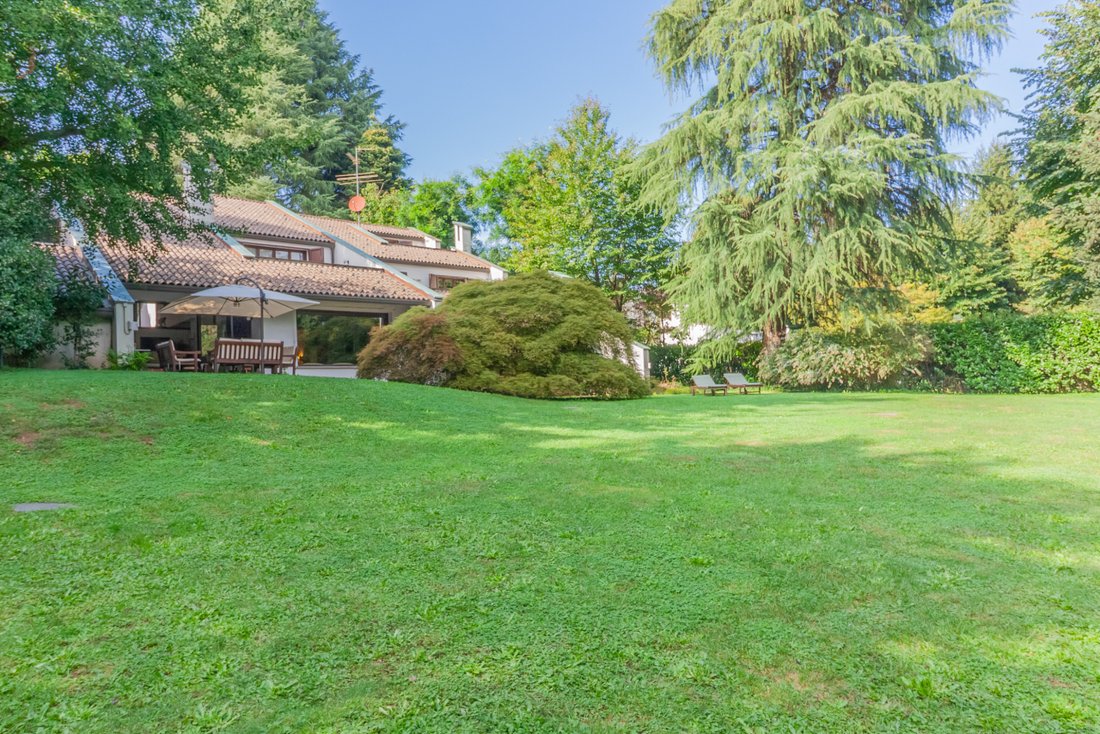 Villa in Carimate, Lombardy, Italy 2 - 12094907
