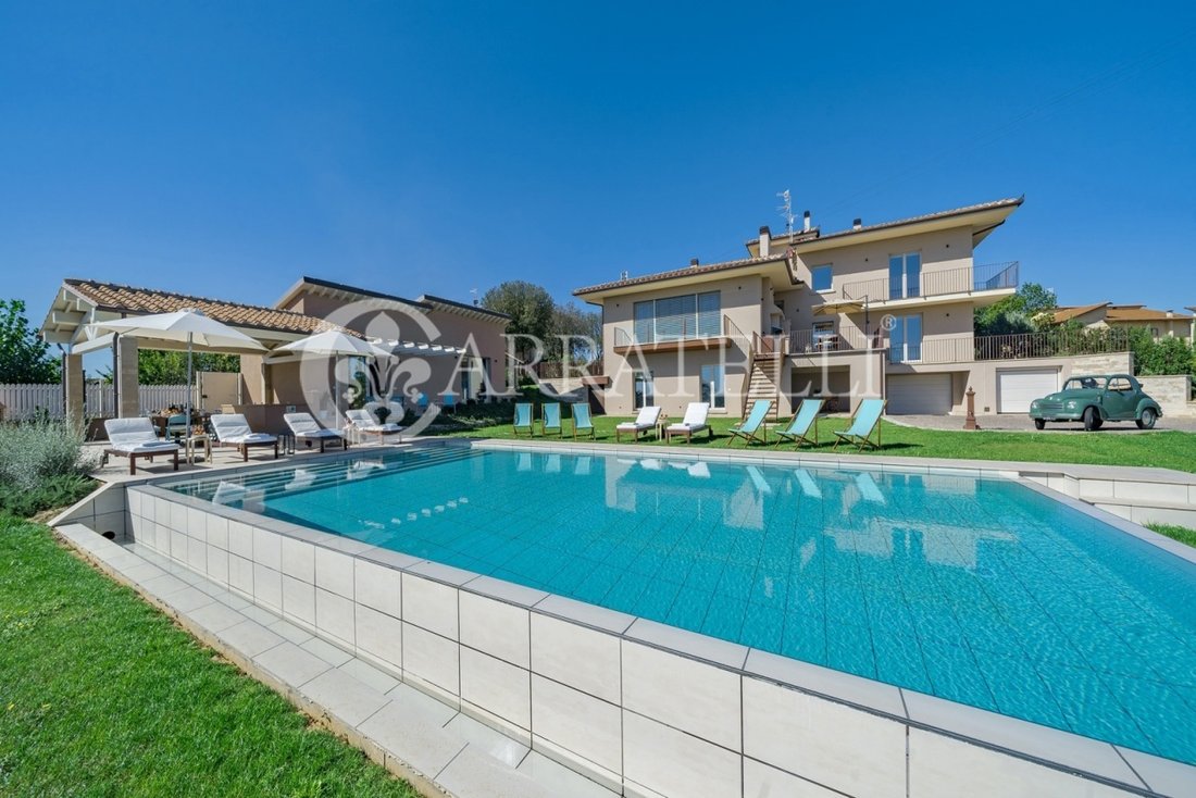 Villa in Foiano della Chiana, Tuscany, Italy 5 - 11948736