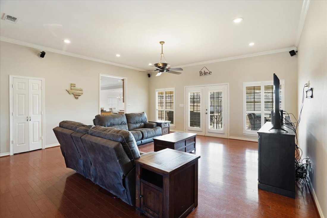 House in Bonham, Texas, United States 3 - 17099862