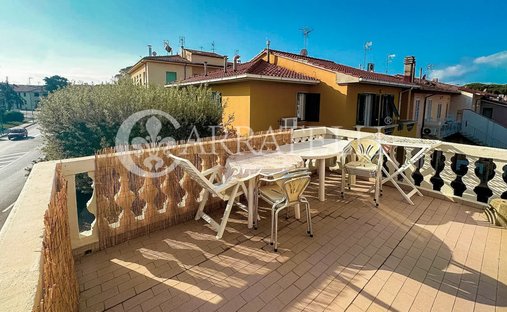 Villa in Cecina Centro, Cecina, Tuscany 1