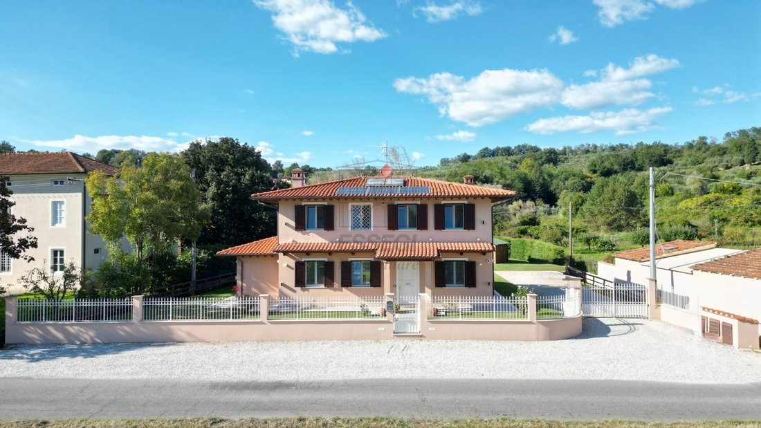 Villa in Compitese, Capannori, Tuscany 1 - 16471412
