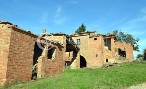 Country House in San Giovanni d'Asso, Tuscany, Italy 1
