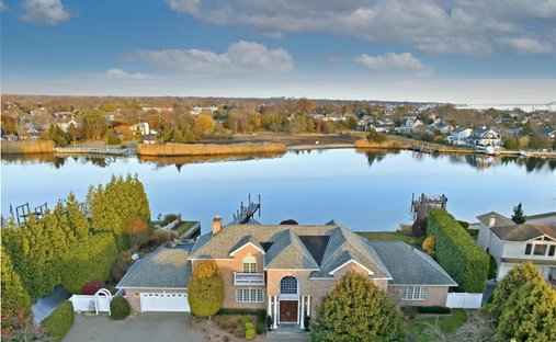 House in Babylon, New York, United States 1