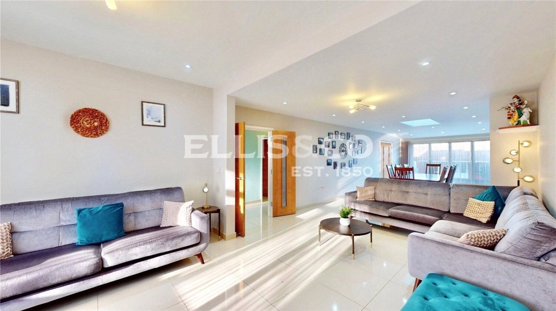 House in Kenton, Brent, England 3 - 17128009