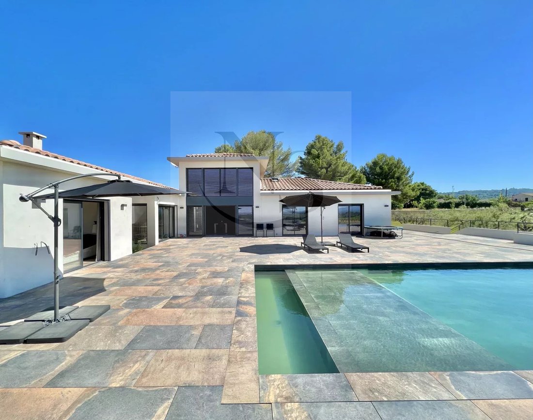 Villa in Granettes-Jauberte-Sainte Anne, Aix-en-Provence, France 1 - 14974901