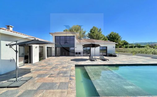 Villa in Granettes-Jauberte-Sainte Anne, Aix-en-Provence, France 1