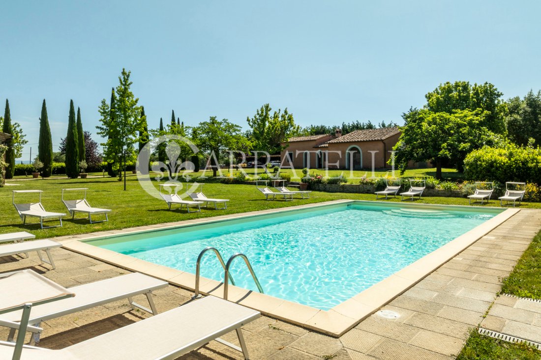 Villa in Castiglione del Lago, Umbria, Italy 5 - 14428953