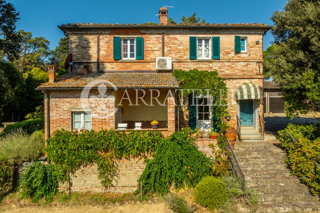 Country House in Foiano della Chiana, Tuscany, Italy 2 - 13681605