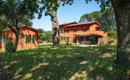 Country House in Montecarlo, Tuscany, Italy 1