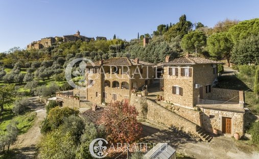 Country House in Trequanda, Tuscany, Italy 1