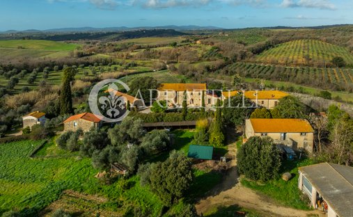 Maisons de campagne à Magliano in Toscana, Toscane, Italie 1