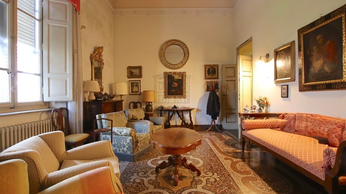 Apartment in Historic Center, Lucca, Tuscany 2 - 16823101