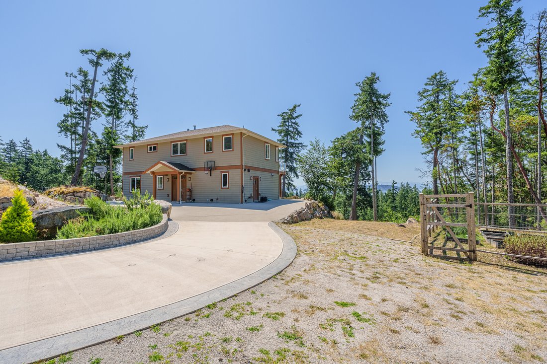 House in Halfmoon Bay, British Columbia, Canada 2 - 17100628