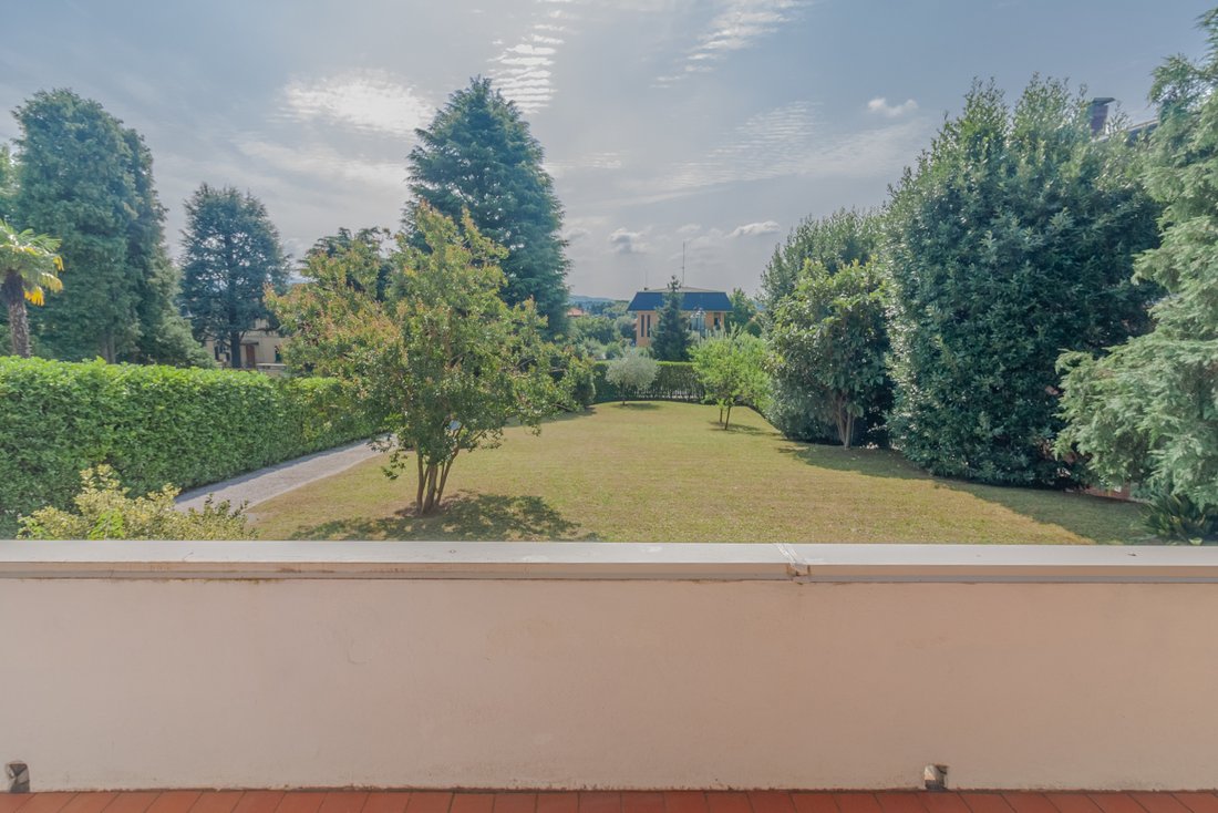 Villa in Erba, Lombardy, Italy 1 - 14557339
