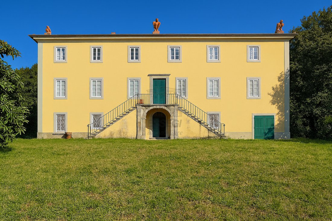 Villa in San Macario In Piano, Lucca, Tuscany 1 - 16795454