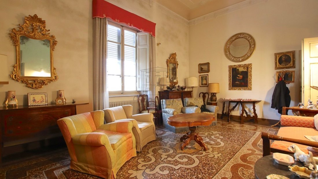 Apartment in Historic Center, Lucca, Tuscany 4 - 16823101