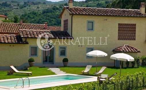 Country House in Lamporecchio, Tuscany, Italy 1