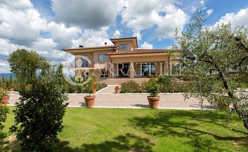 Villa in Foiano della Chiana, Tuscany, Italy 1
