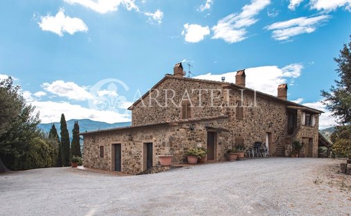 Country House in Castel del Piano, Tuscany, Italy 1