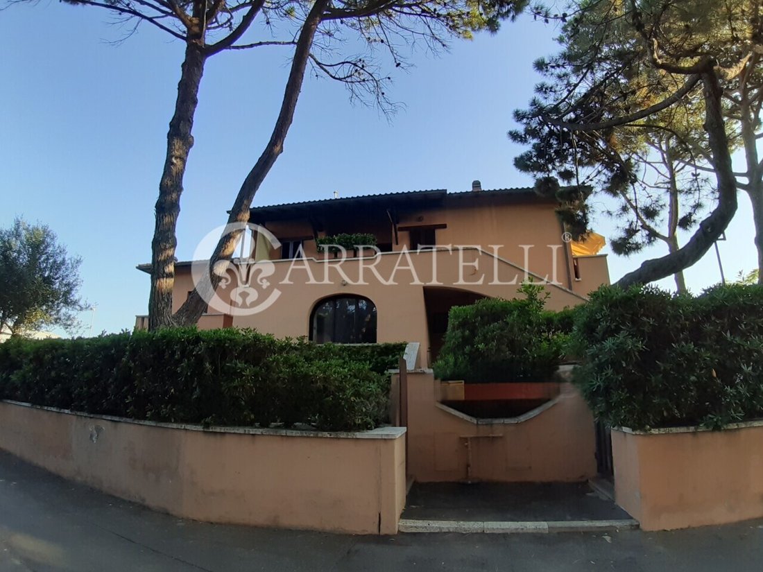 Apartment in Castle of Castiglione, Castiglione della Pescaia, Tuscany 1 - 15156503
