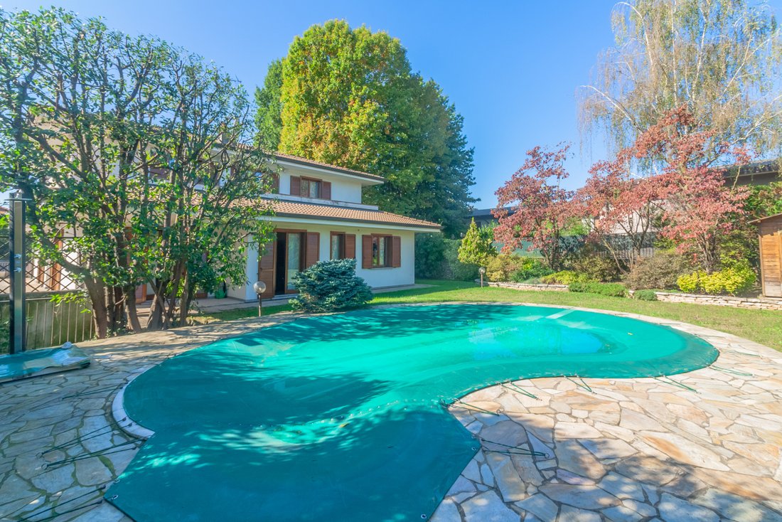 Villa in Brugnola, Cantu, Lombardy 2 - 14830326