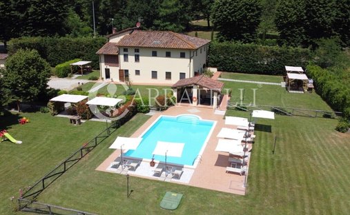Country House in Camaiore, Tuscany, Italy 1