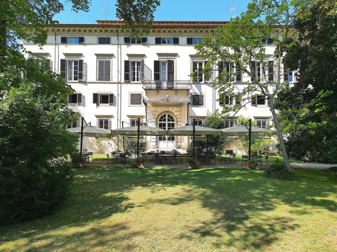 Villa in Saint Mary del Giudice - San Lorenzo a Vaccoli, Lucca, Tuscany 3 - 13336325