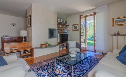 Villa a Centro - Semicentro, Cantù, Lombardia 1