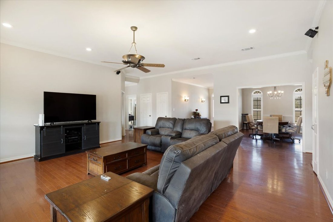 House in Bonham, Texas, United States 5 - 17099862