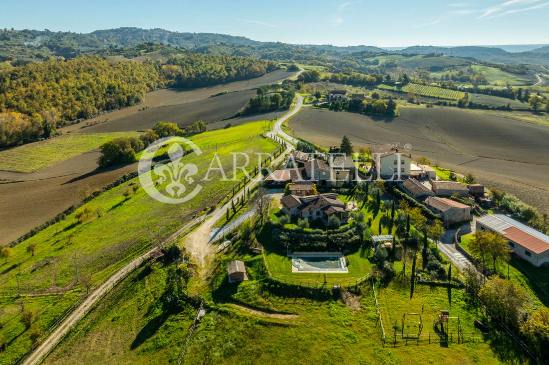Country House in Ficulle, Umbria, Italy 1 - 14968731