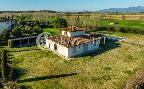 Country House in Fratta-Santa Caterina, Cortona, Tuscany 1