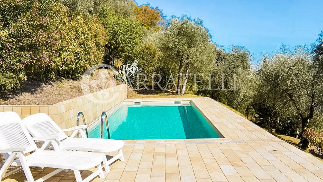 Villa in Gardone Riviera, Lombardy, Italy 2 - 15611102