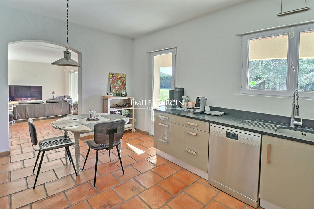 Villa in Boulbon, Provence-Alpes-Côte d'Azur, France 4 - 17078991